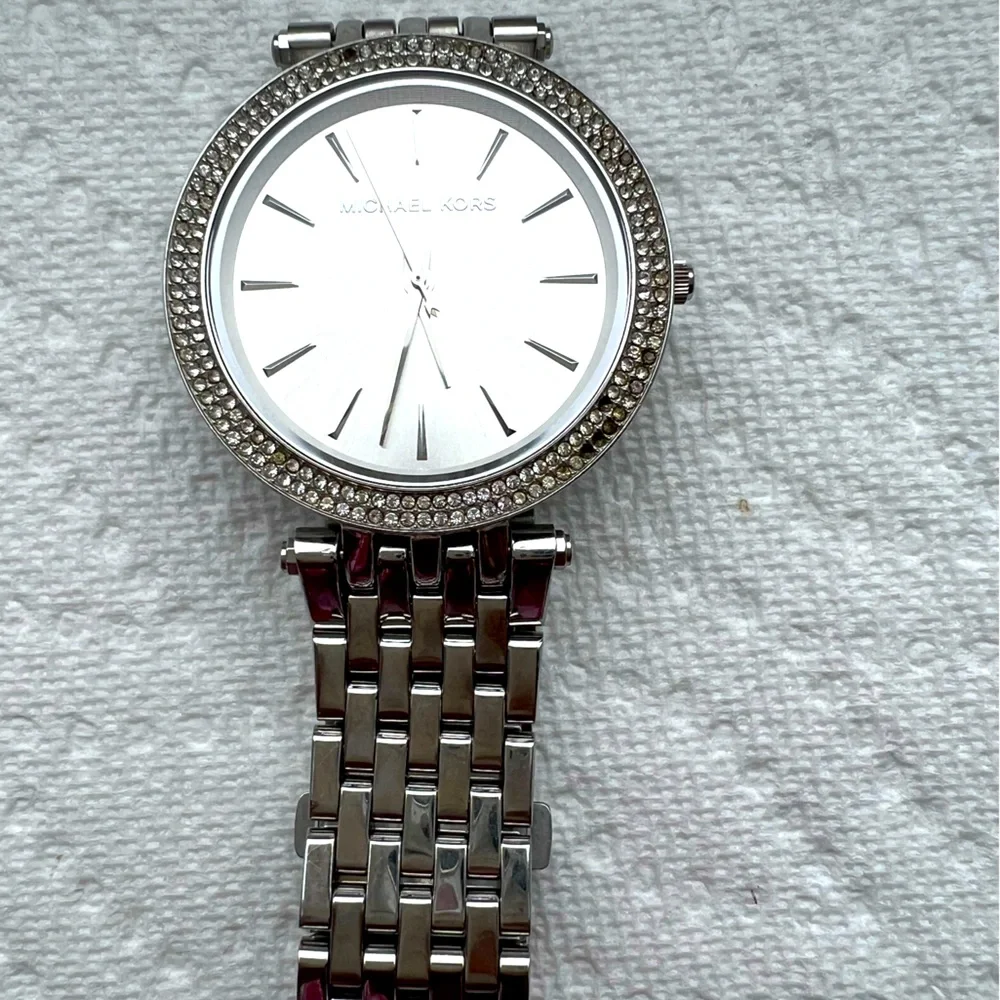 Mk darci women watch - Picture 1 of 3